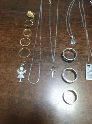 Conjunto de collares y anillos plateados la pulser