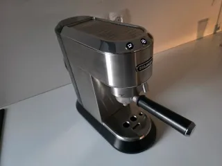 Cafetera DeLonghi Dedica