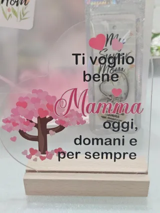Idea regalo mamma: set portachiavi e targa