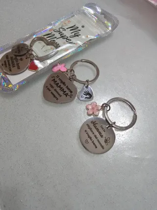 Idea regalo mamma: set portachiavi e targa
