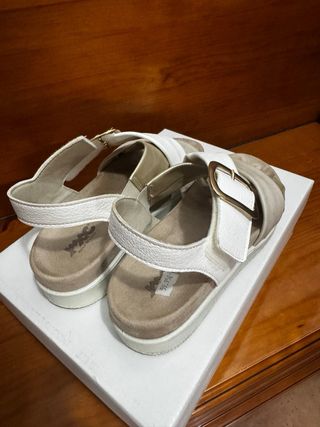 Sandalias Mujer Beige y Blanco
