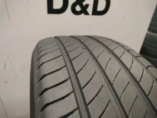 Neumático de ocasión 215/55 R17 94V