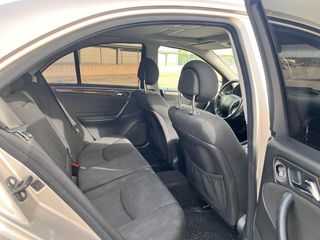 Mercedes-Benz Clase C 220 cdi Autom Bien Equipado