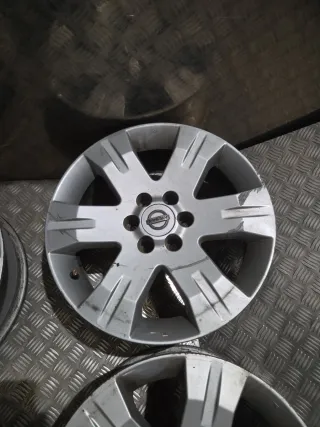 Llantas Nissan Pathfinder 17