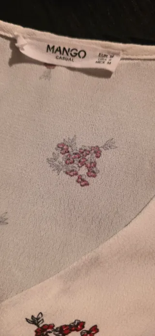 Blusa blanca flores - MANGO