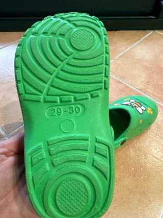 Chanclas verdes con abejas Talla 29-30