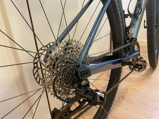 Bicicleta Gravel carbono Giant Revolt Advanced 1