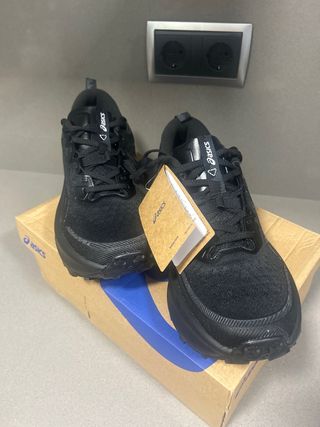 Zapatillas Asics Trabuco Max 4 Negras Nuevas