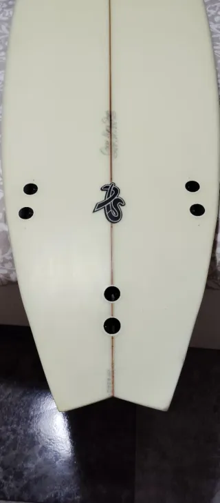 Tabla surf 5'11 casi nueva