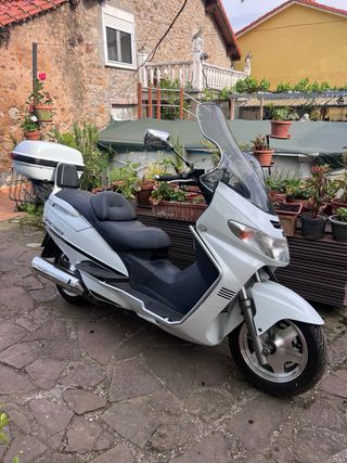Suzuki Burgman 400 - ¡Solo 8000 km!