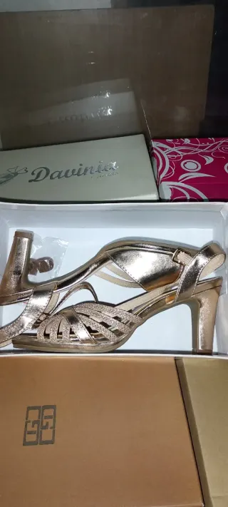 Zapatos de tacón dorados Davinia