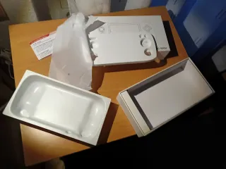 ANBERNIC RG406H ES SOLO LA CAJA TAL CUAl SE VE