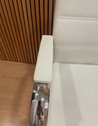 Silla de oficina blanca