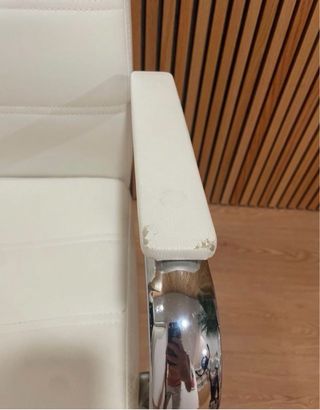 Silla de oficina blanca