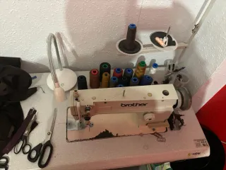 Máquina de coser Brother DB2-B737-915