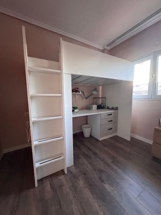 Cama alta IKEA con escritorio y almacenaje