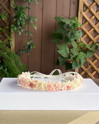 Corona de flores preservadas