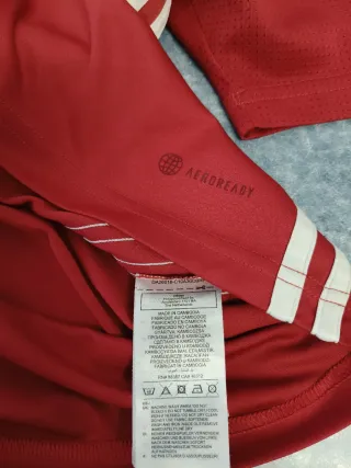 Camiseta deportiva Adidas Talla S