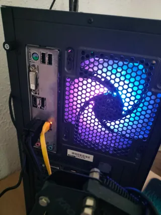 PC Gaming con luces LED