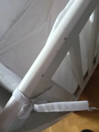 Cuna de bebé blanca
