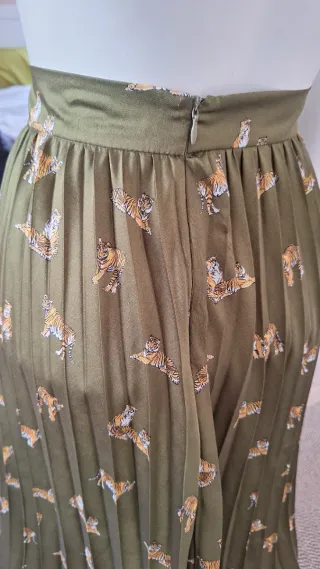 Falda larga plisada Zara estampado tigre
