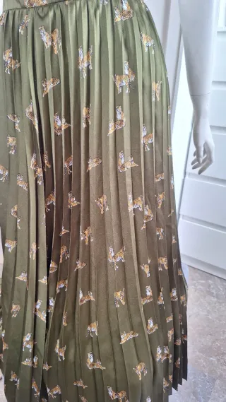 Falda larga plisada Zara estampado tigre