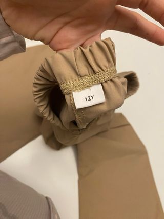 Conjunto Top y Shorts Beige/Blanco de niña