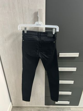 Pantalón Vaquero Negro Zara Talla 34