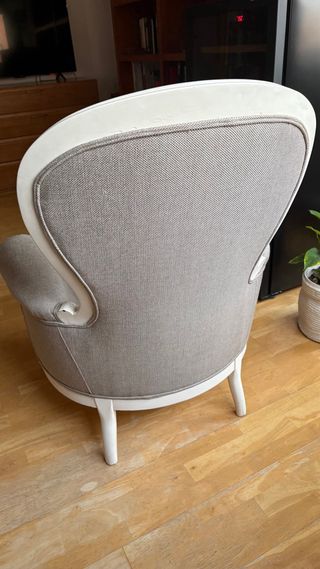 Butaca Victoria Madera Lacada Beige y Blanca.