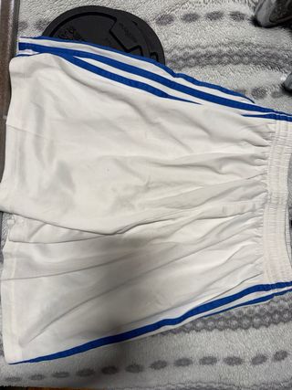 Pantalón Corto Real Madrid Talla M/L