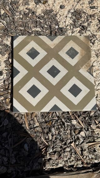 Baldosas hidráulicas con diseño geométrico