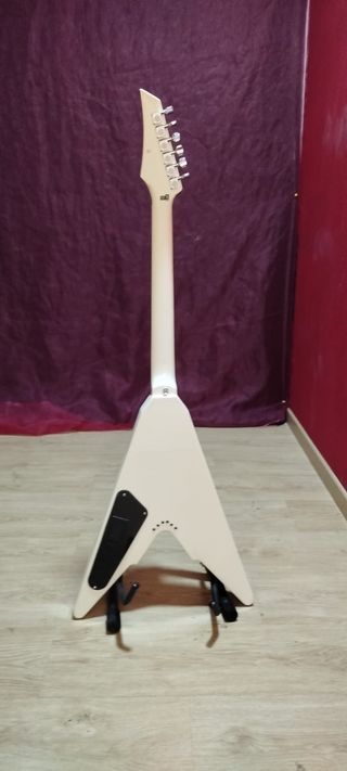 Guitarra Eléctrica Harley Benton V-Style