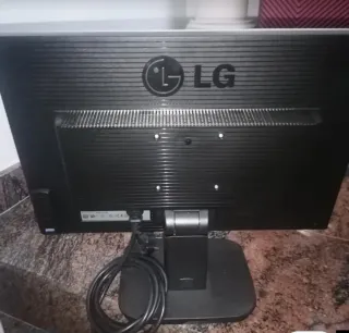 Monitor LG Flatron 19