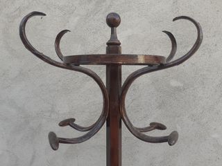 Perchero Pie Madera Maciza estilo Thonet, práctico