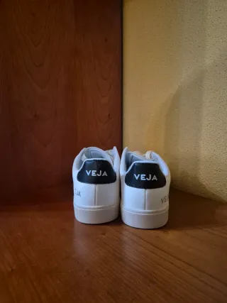 Zapatillas Veja Talla 39 Blancas y Negras