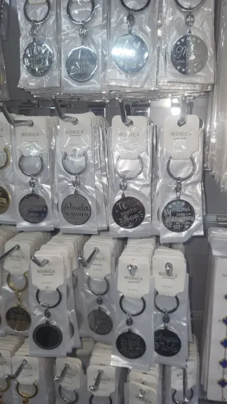 LLAVEROS DE ACERO CON MENSAJES AFECTIVO