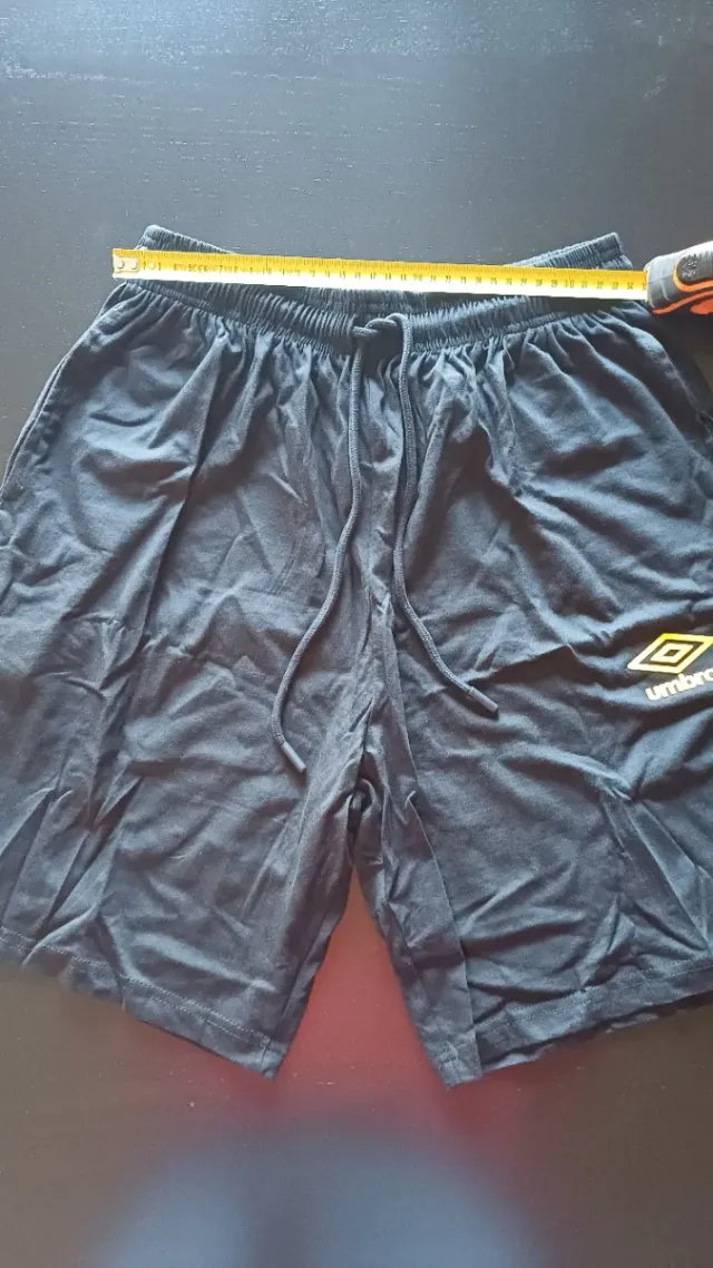 Camiseta y pantalones cortos Umbro de verano talla L