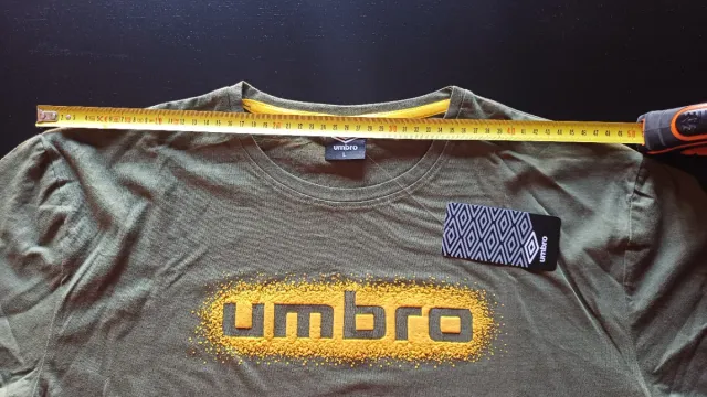 Camiseta y pantalones cortos Umbro de verano talla L
