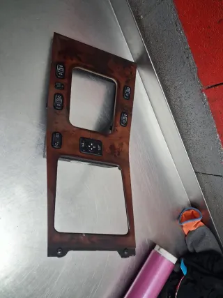 Moldura Central Mercedes W168 Madera