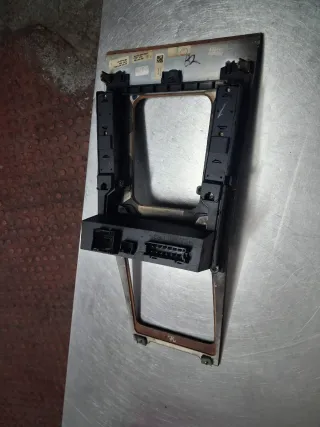 Moldura Central Mercedes W168 Madera