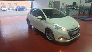 Peugeot 208 2016