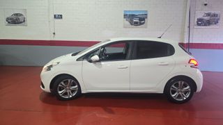 Peugeot 208 2016