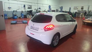 Peugeot 208 2016