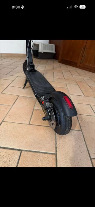 Monopattino Elettrico Nero