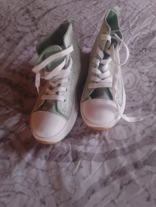Zapatillas niña Talla 33 Tipo Converse verdes y bl