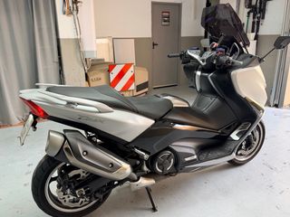 Yamaha T-Max 530 DX Maxi Scooter