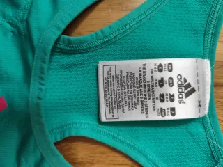 Top deportivo Adidas