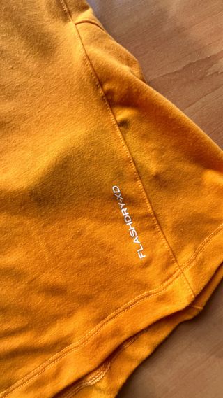 Camiseta The North Face mujer con etiqueta