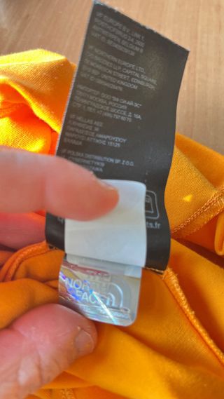 Camiseta The North Face mujer con etiqueta