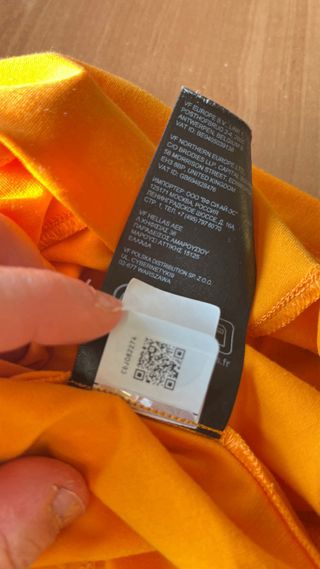 Camiseta The North Face mujer con etiqueta